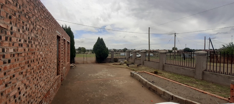 2 Bedroom Property for Sale in Botshabelo Free State